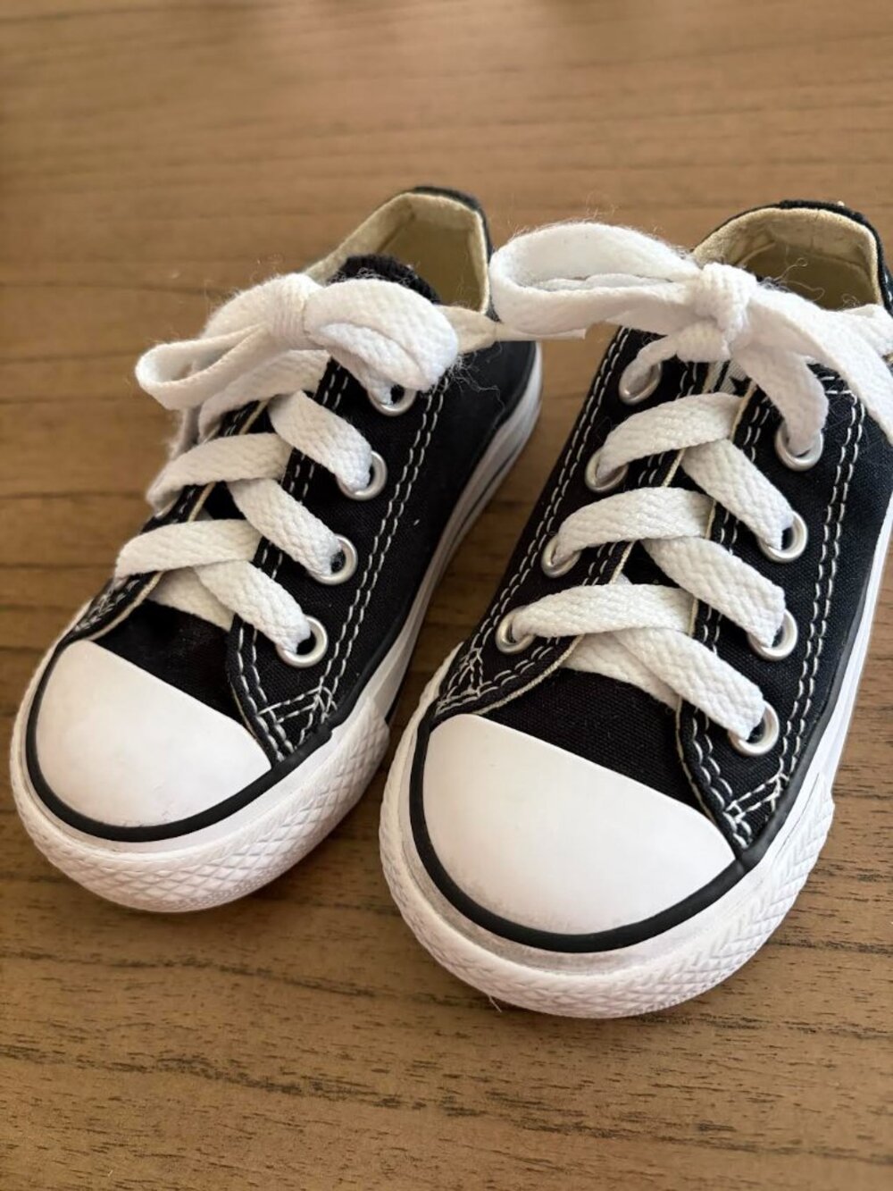 Converse Toddler Black Tennis Shoes S-5